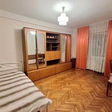 Верховної Ради бульв., 18-А