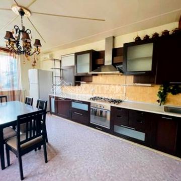 Драгоманова вул., 5