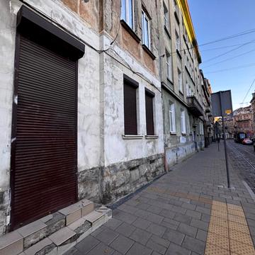 Русових вул., 4