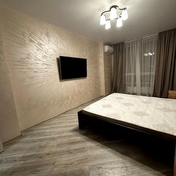 Камянська вул. (Дніпродзержинська), 128