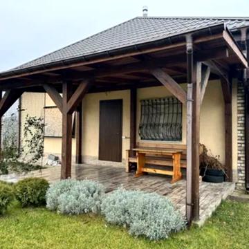 Оптимістів