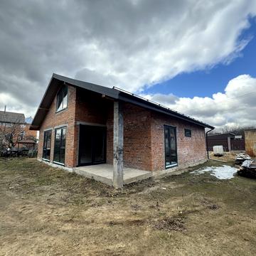 Варшавська вул.