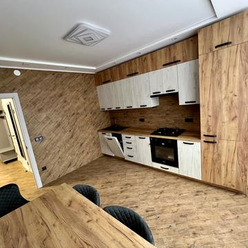 Героїв Крут вул., 8