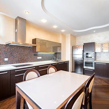 Дніпровська набережна вул., 25