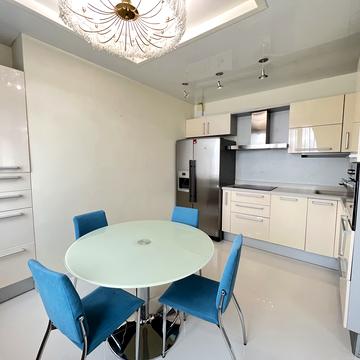 Михайла Гришка вул., 9