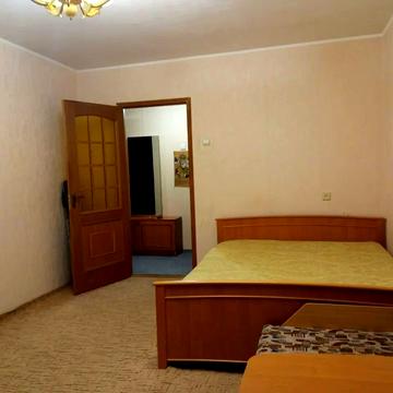 Академіка Доброхотова вул., 15