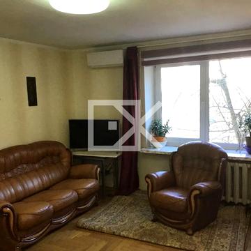 Анни Ахматової вул., 7/15