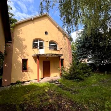 Кільцева вул., 22