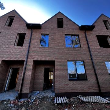 Висока вул., 10-Б