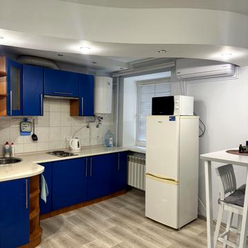 Володимира Мономаха вул. (Московська), 27