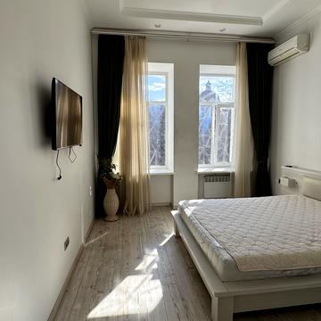 Ніни Строкатої вул. (Буніна), 22