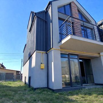 Богдана Хмельницького вул., 55