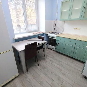 Леоніда Каденюка просп. (Юрія Гагаріна), 2/35