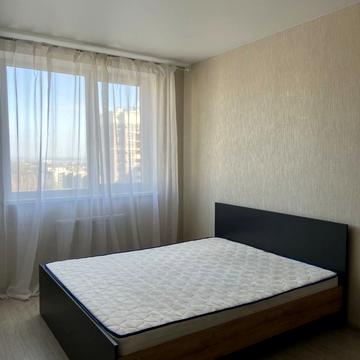 Михайла Грушевського вул., 30в