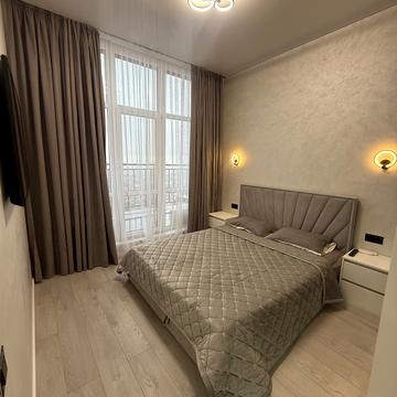 Академіка Філатова вул., (Будинок 4)