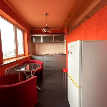 Академіка Павлова вул., 315