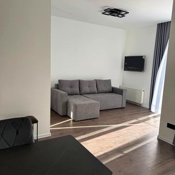 Ґарета Джонса вул. (Сімї Хохлових), 12