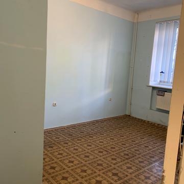 Театральна вул., 5