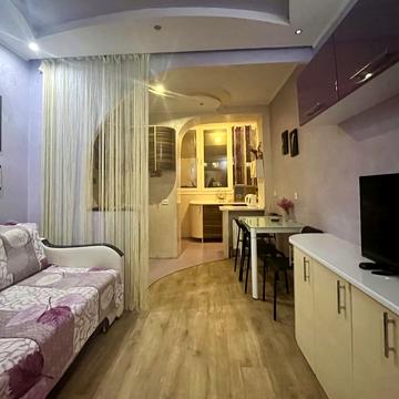 Хотинська вул., 12