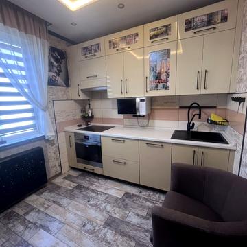 Степана Олійника вул., 11