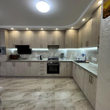 Романа Шухевича вул., 3