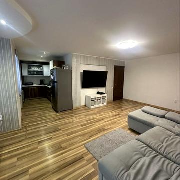 Льва Ландау просп. (50-річчя СРСР), 16