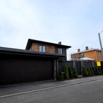 Зелена вул., 11