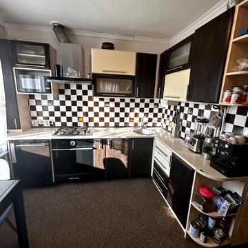 Космонавтів вул., 38/17