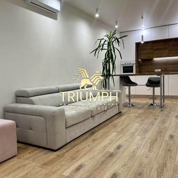 Зарічна вул., 4