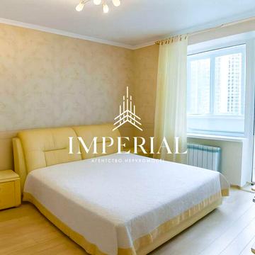 Саперно-Слобідська вул., 10