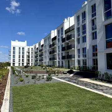 Червоної Калини вул., 8