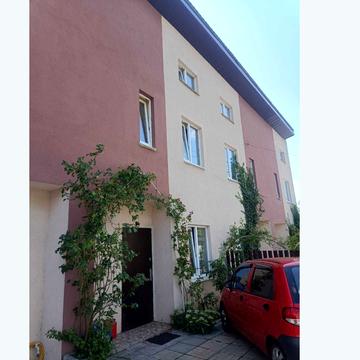 Центральна вул.