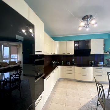 Кленова вул., 2а