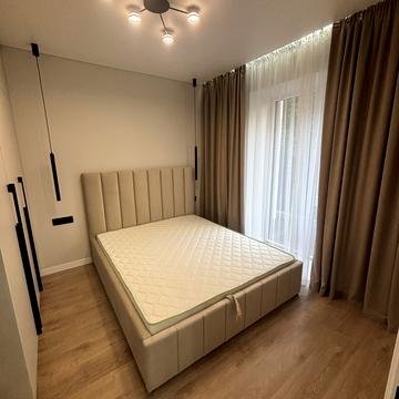 Володимирська вул., 35