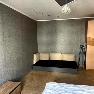 Садівнича вул., 5