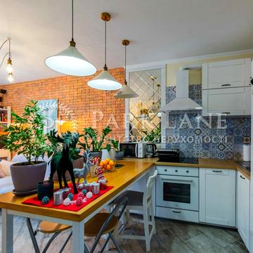 Джона Маккейна вул. (Івана Кудрі), 7