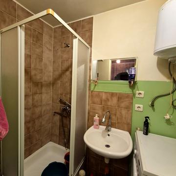 Капітана Кузнєцова вул., 112