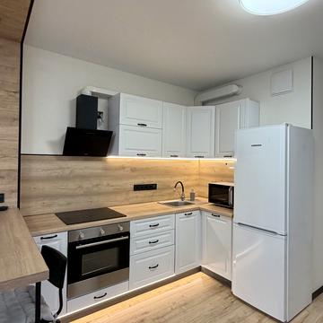 Дніпровська набережна вул., 16-Д