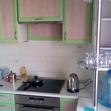 Анни Ахматової вул., 4