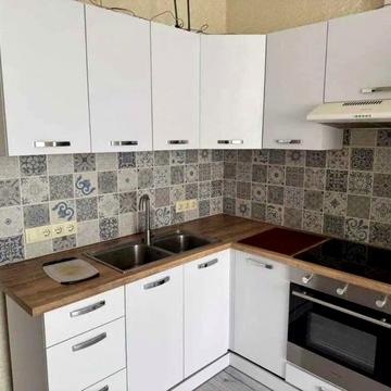 Каховська вул., 62