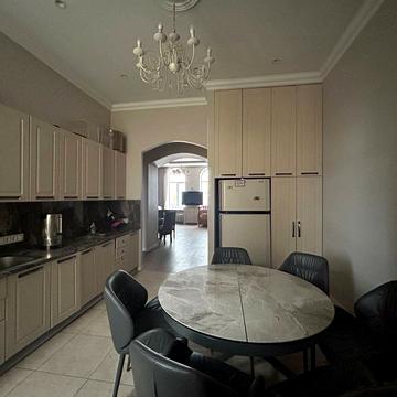 Шота Руставелі вул., 15