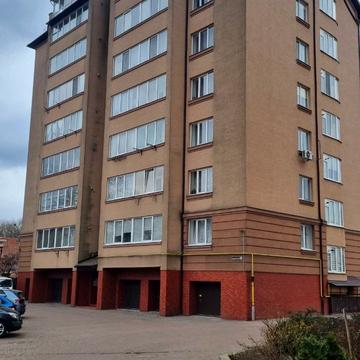 Української Дивізії вул., 8а