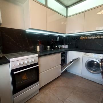 Науки просп. (Леніна), 45а