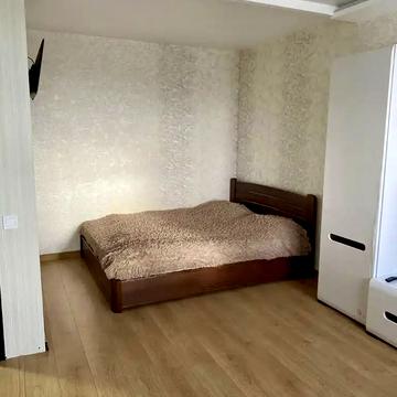 Миру вул., (Будинок 1)