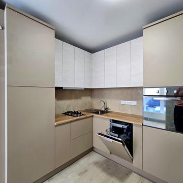 Героїв Небесної Сотні просп., 26/16