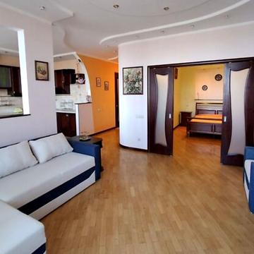 Святослава Хороброго вул., 7