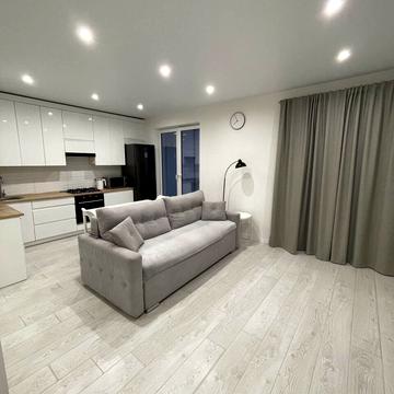 Олега Антонова вул. (Карла Маркса), 13в