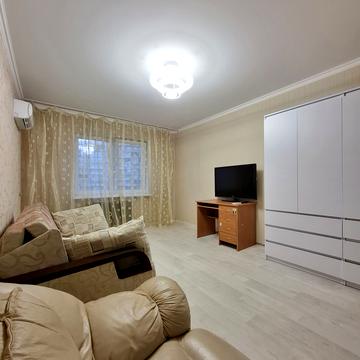 Тростянецька вул., 3