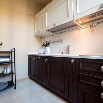 Прорізна вул., 4