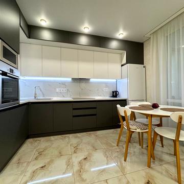 Дніпровська набережна вул., 18-Б